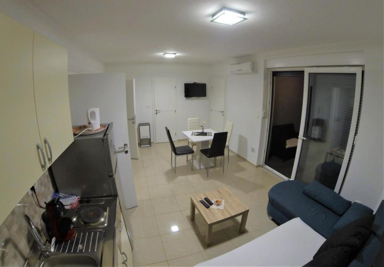 Apartmani Zaric Malinska Exterior photo