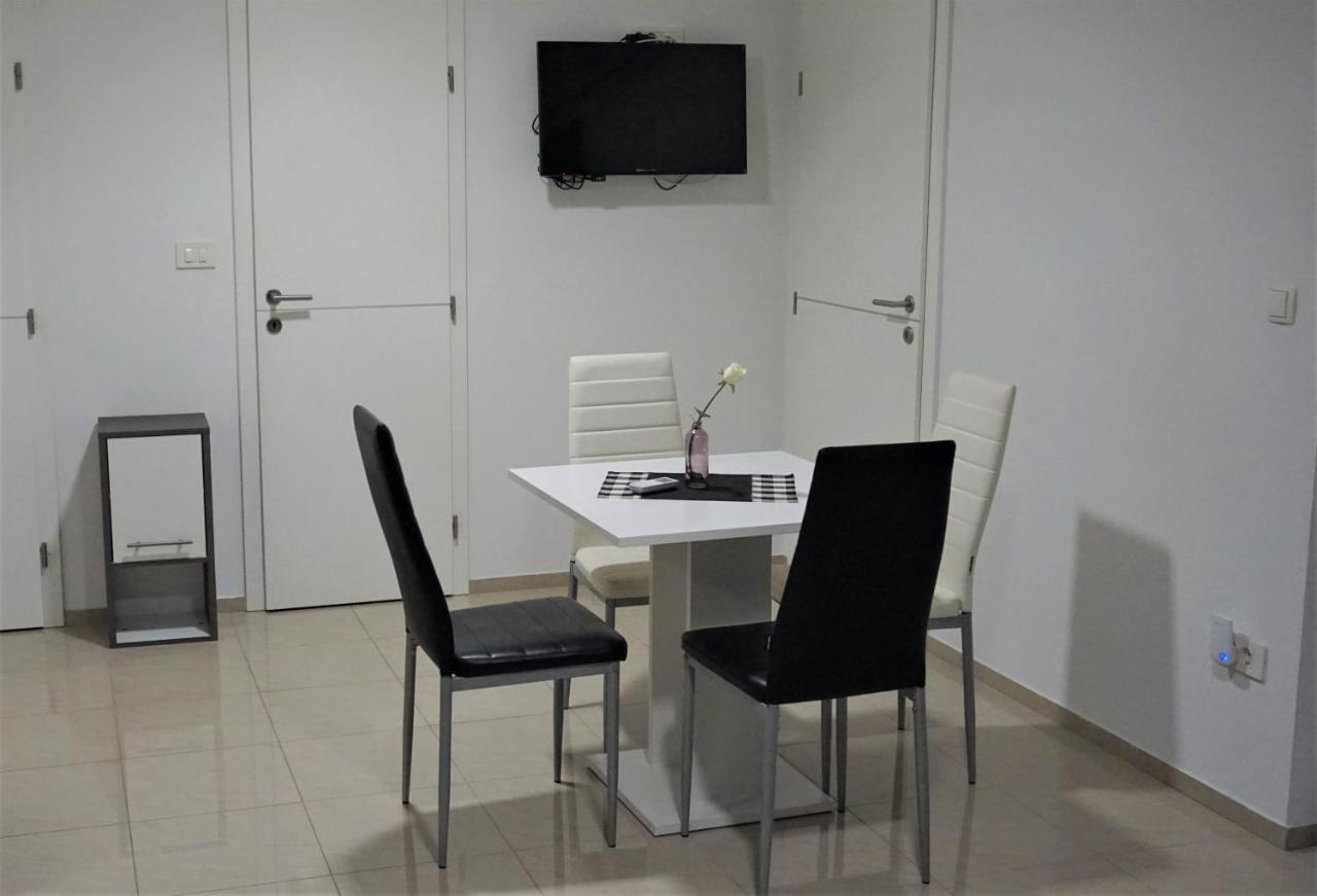Apartmani Zaric Malinska Exterior photo